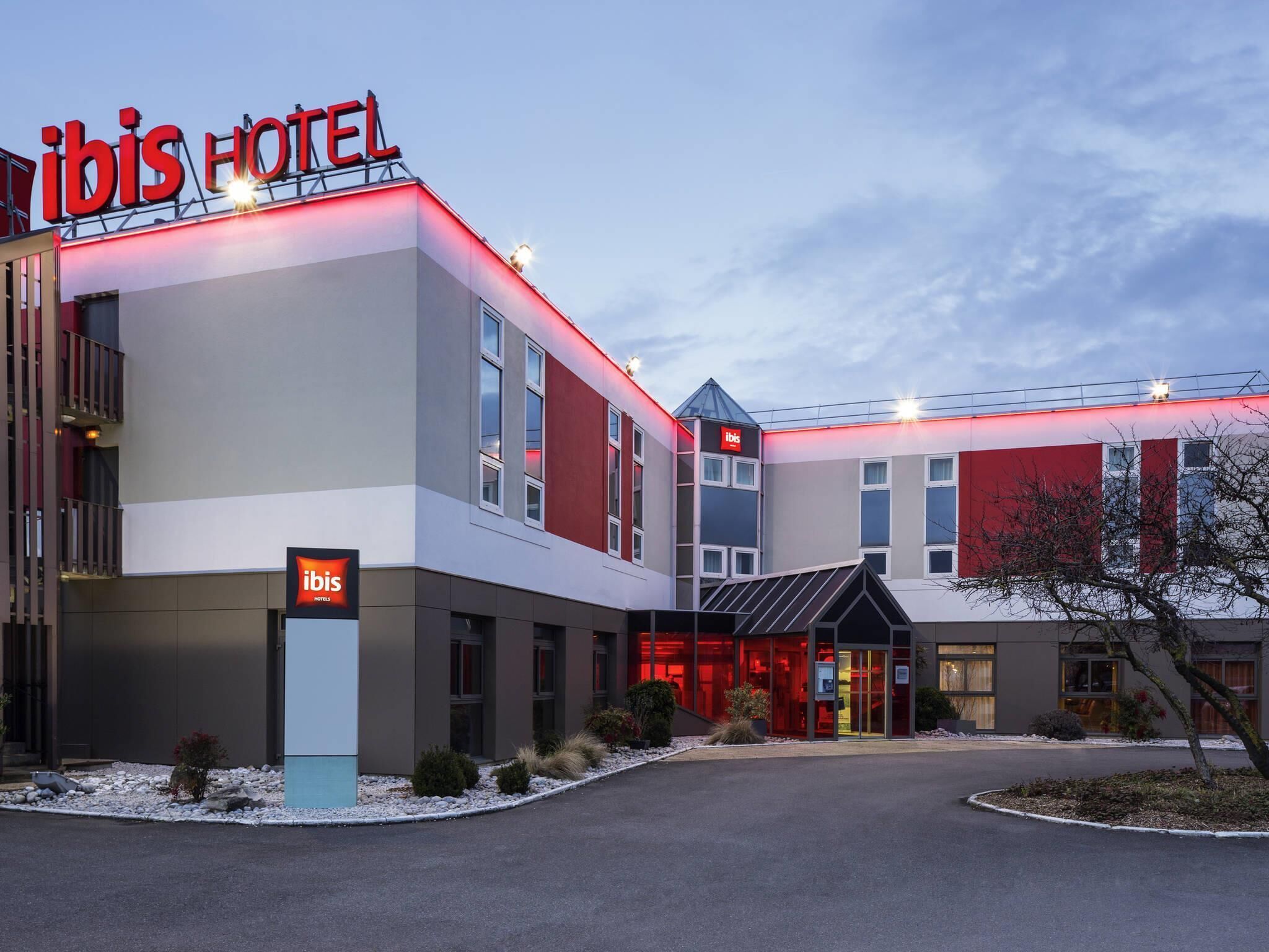 المنشأة من الخارج