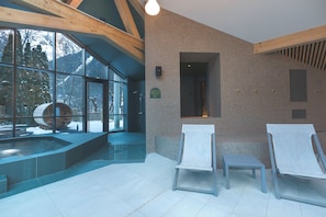 Bain à remous intérieur