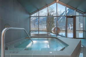室内 SPA 浴缸