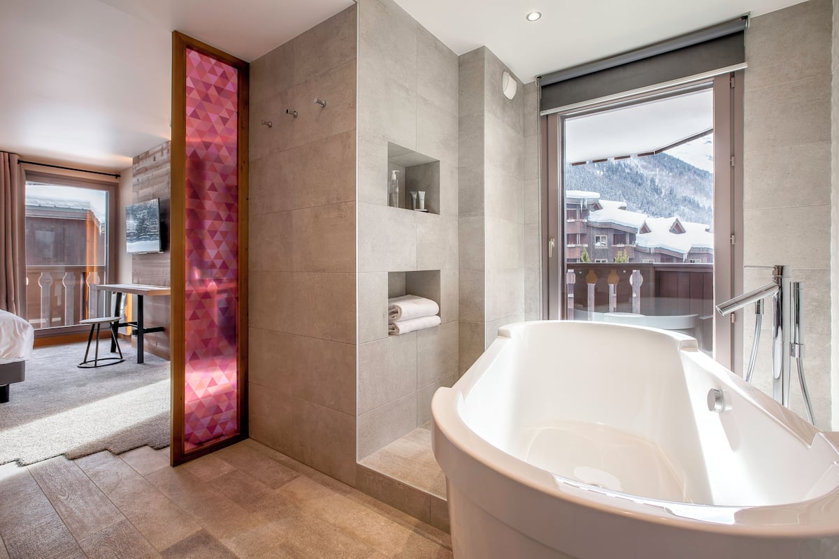 double room | bathroom | hair dryer, towels