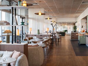 Frokost, lunsj og middag serveres, franske retter 