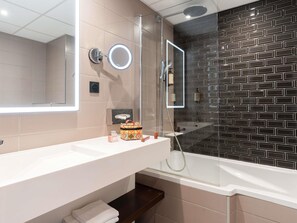 Standaard kamer, 2 eenpersoonsbedden | Luxe beddengoed, bedden met traagschuimmatras, een kluis op de kamer