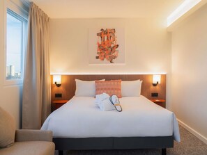 Premium bedding, memory-foam beds, in-room safe, soundproofing