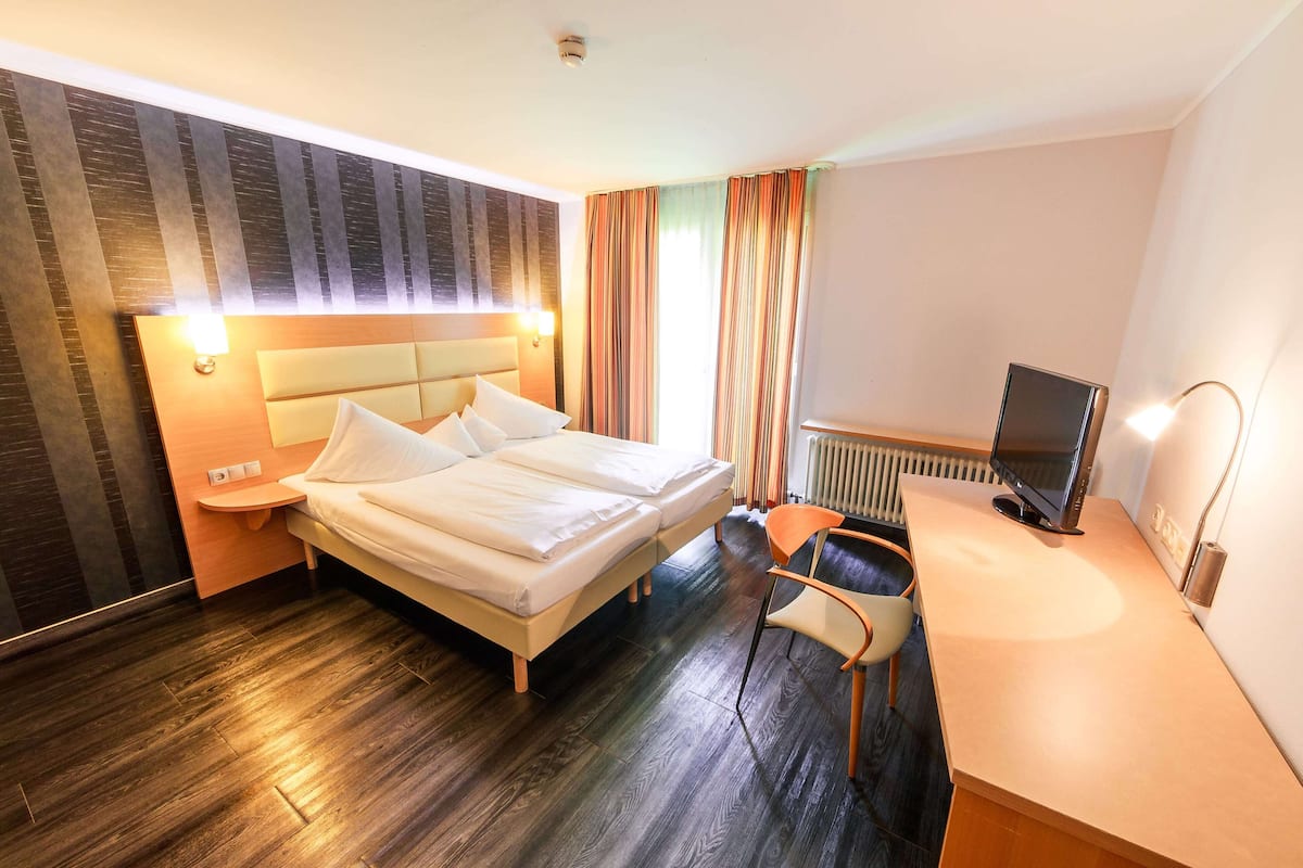 In-room safe, desk, laptop workspace, blackout drapes