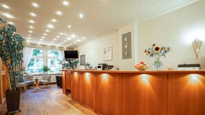 Lobby - Comfort Hotel Am Kurpark (Bad Homburg v.d. Hoehe)