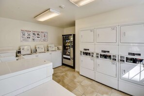 Laundry room - Studio 6 Houston, TX - Hobby South (Houston)