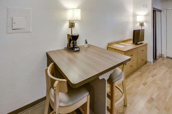 Room amenity - Studio 6 Houston, TX - Hobby South (Houston)