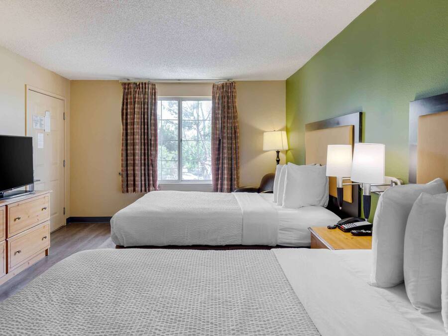 Studio, 2 Double Beds, Non Smoking | Desk, blackout drapes, iron/ironing board, free WiFi