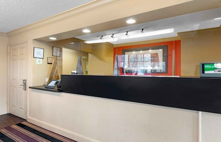 Lobby. Extended Stay America Suites Fort Lauderdale Davie