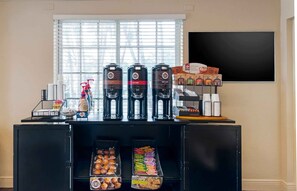 Free daily on-the-go breakfast - Extended Stay America Suites Fort Lauderdale Davie (Davie)