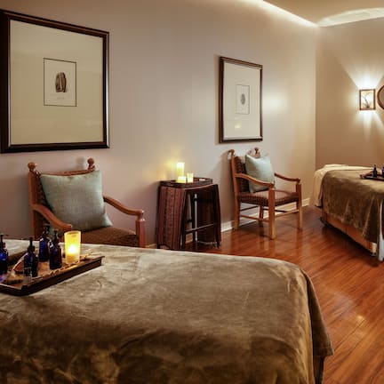 Couples treatment rooms, sauna, hot tub, steam room, body treatments