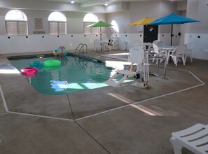 Indoor pool - Country Inn & Suites by Radisson, Cedar Rapids Airport, IA (Cedar Rapids)