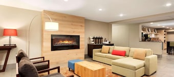 Country Inn & Suites by Radisson, Cedar Rapids Airport, IA