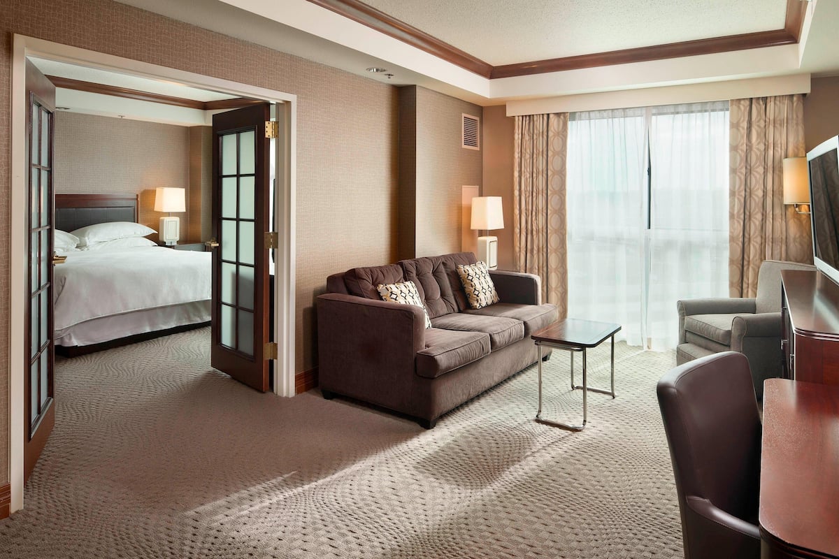 1 bedroom, premium bedding, down duvets, in-room safe