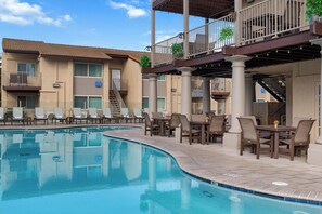Outdoor pool, pool loungers