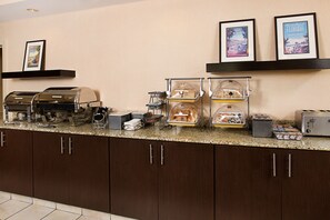 Free daily continental breakfast 