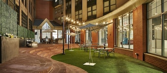 Hotel Indigo Cleveland Downtown by IHG