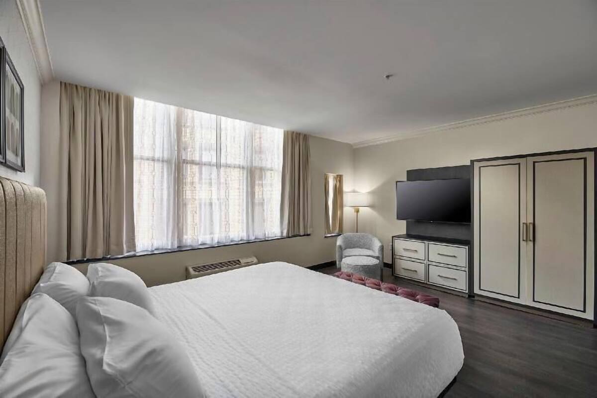 In-room safe, desk, laptop workspace, blackout drapes