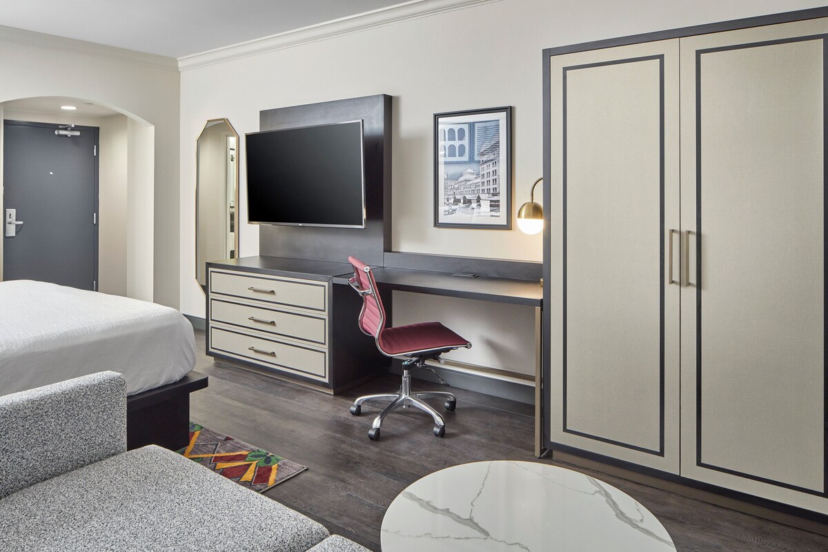 Standard Room, 1 King Bed with Sofa bed