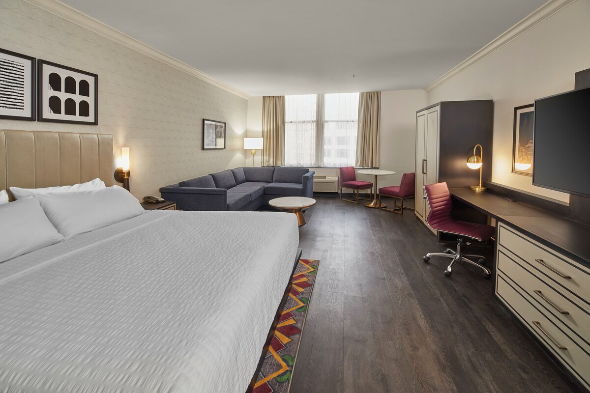 Egyptian cotton sheets, premium bedding, pillowtop beds, in-room safe