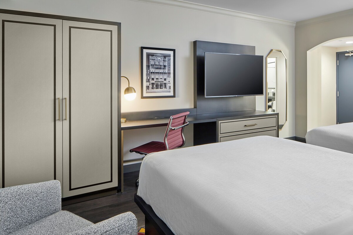 Egyptian cotton sheets, premium bedding, pillowtop beds, in-room safe