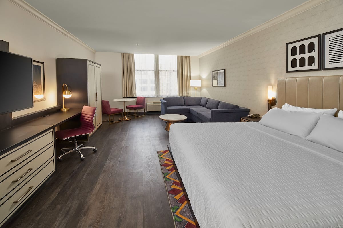 Premium Room, 1 King Bed | 1 bedroom, in-room safe, desk, laptop workspace