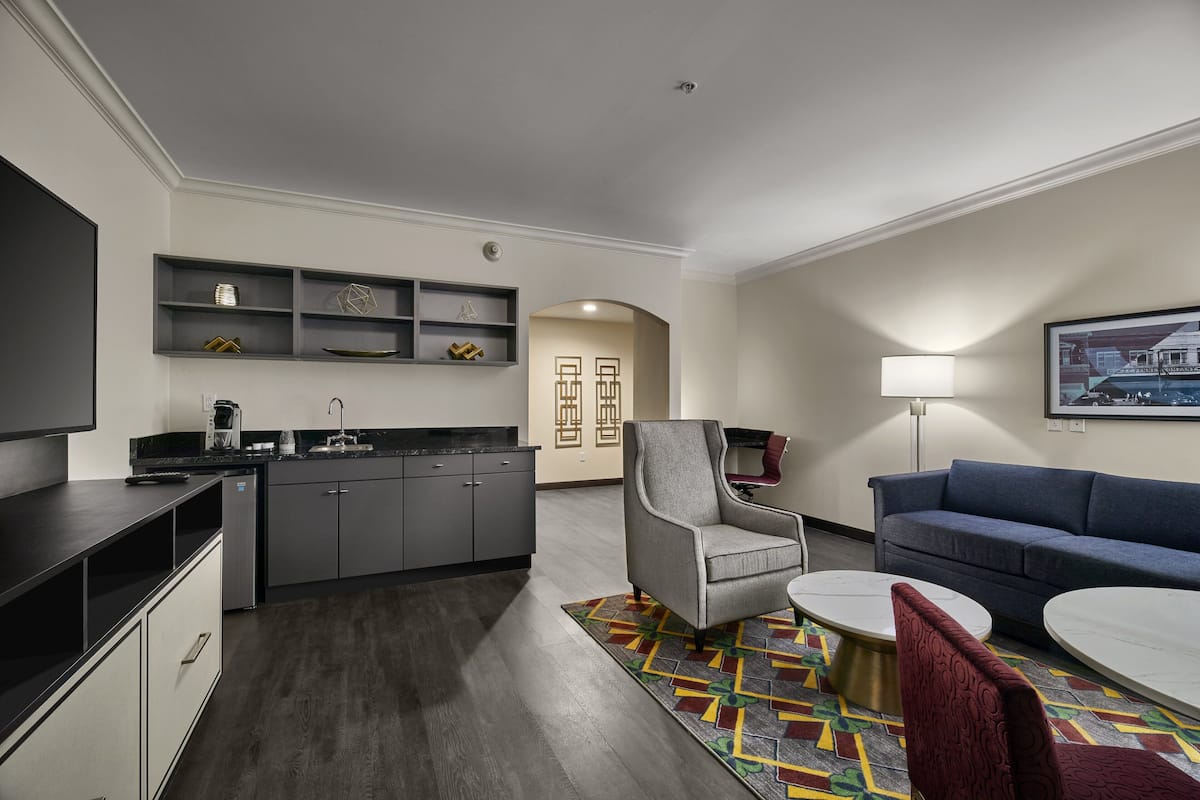 1 bedroom, in-room safe, desk, laptop workspace