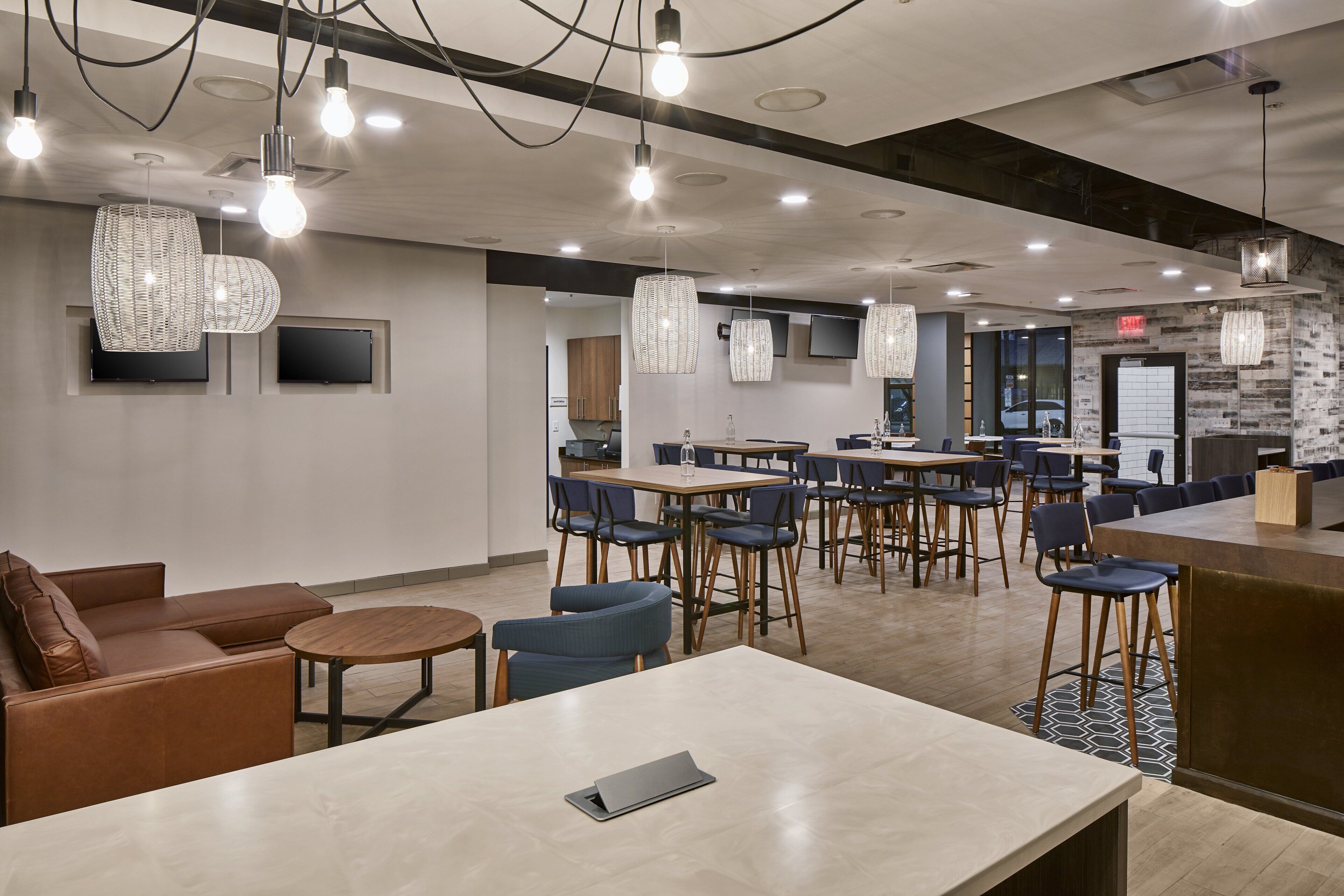 Breakfast and dinner served, American cuisine