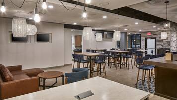 Breakfast and dinner served, American cuisine