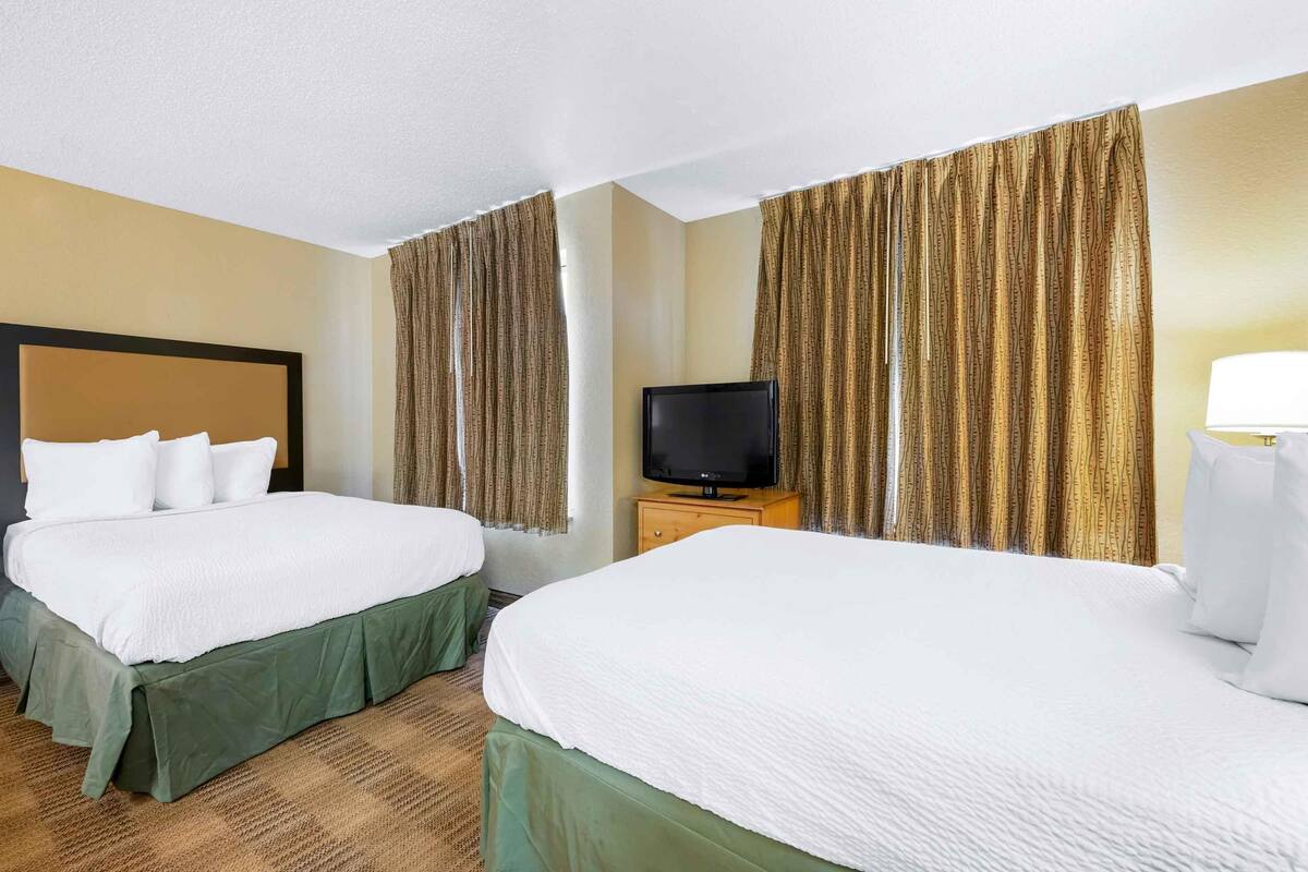 Studio, 2 tweepersoonsbedden, niet-roken | Een bureau, een laptopwerkplek, gratis wifi, beddengoed
