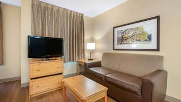 Deluxe Studio, 1 King Bed with Sofa bed, Non Smoking | Desk, free WiFi, bed sheets