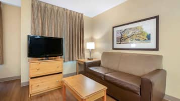 Deluxe Studio, 1 King Bed with Sofa bed, Non Smoking | Desk, laptop workspace, WiFi (free), bed sheets