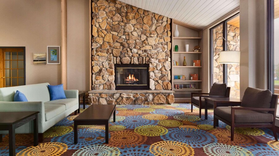 Country Inn & Suites by Radisson, Mishawaka, IN