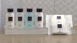 A display of White Water Collection products including conditioner, shampoo, shower gel, and lotion. - Country Inn & Suites by Radisson, Mishawaka, IN (Mishawaka)