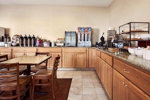 Petit déjeuner à emporter compris tous les jours