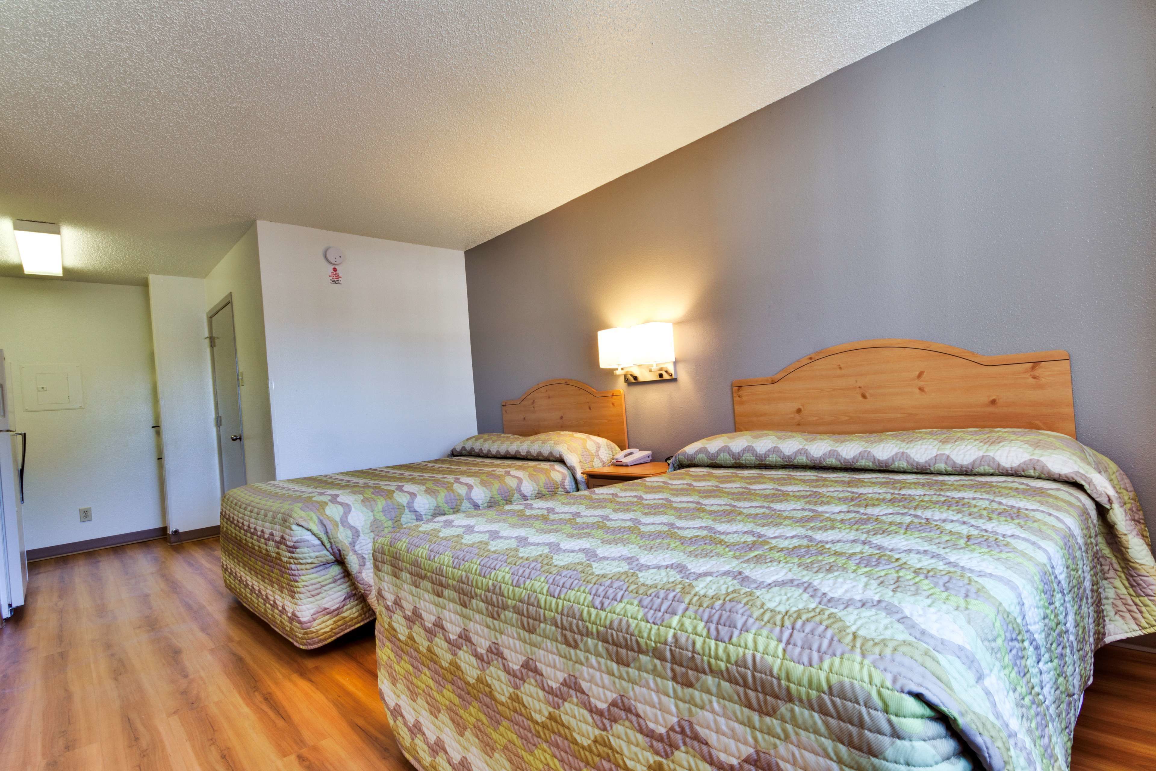 Studio 6 Dallas, TX - Garland - Northeast (Motel) Reviews, Deals