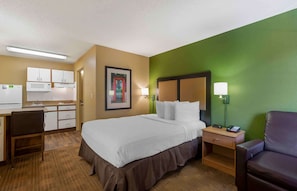 Studio, 1 Queen Bed, Non Smoking | Desk, iron/ironing board, free WiFi, bed sheets - Extended Stay America Suites Clearwater Carillon Park (Clearwater)