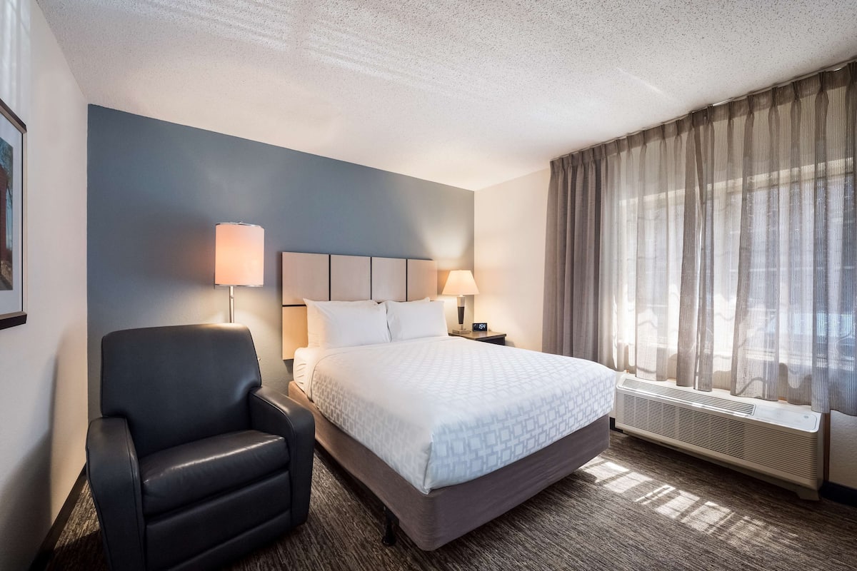 1 Schlafzimmer, Pillowtop-Betten, Schreibtisch
