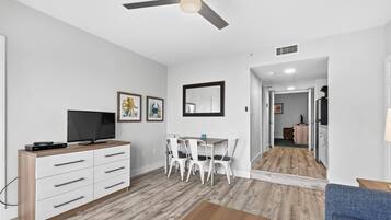Suite, 1 King Bed, Non Smoking (Upgrade) | Iron/ironing board, free WiFi, individually decorated