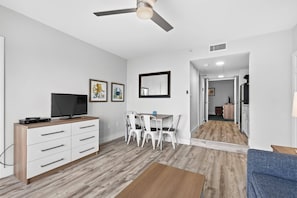 1 King Bed, Suite, Kitchenette, Bay View | Iron/ironing board, WiFi (free), individually decorated