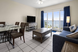 Room, 1 Bedroom (Queen) | Individually decorated, individually furnished, iron/ironing board