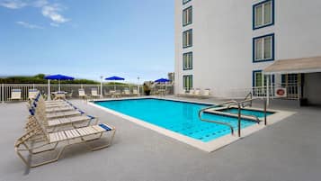 Seasonal outdoor pool, pool umbrellas