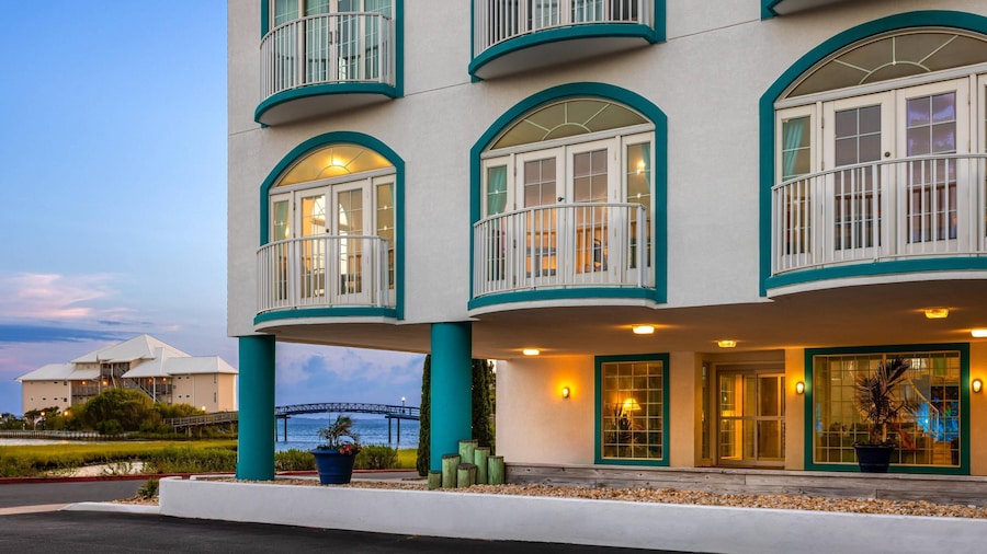 Coconut Malorie Resort Hotel, an Ascend Collection Hotel