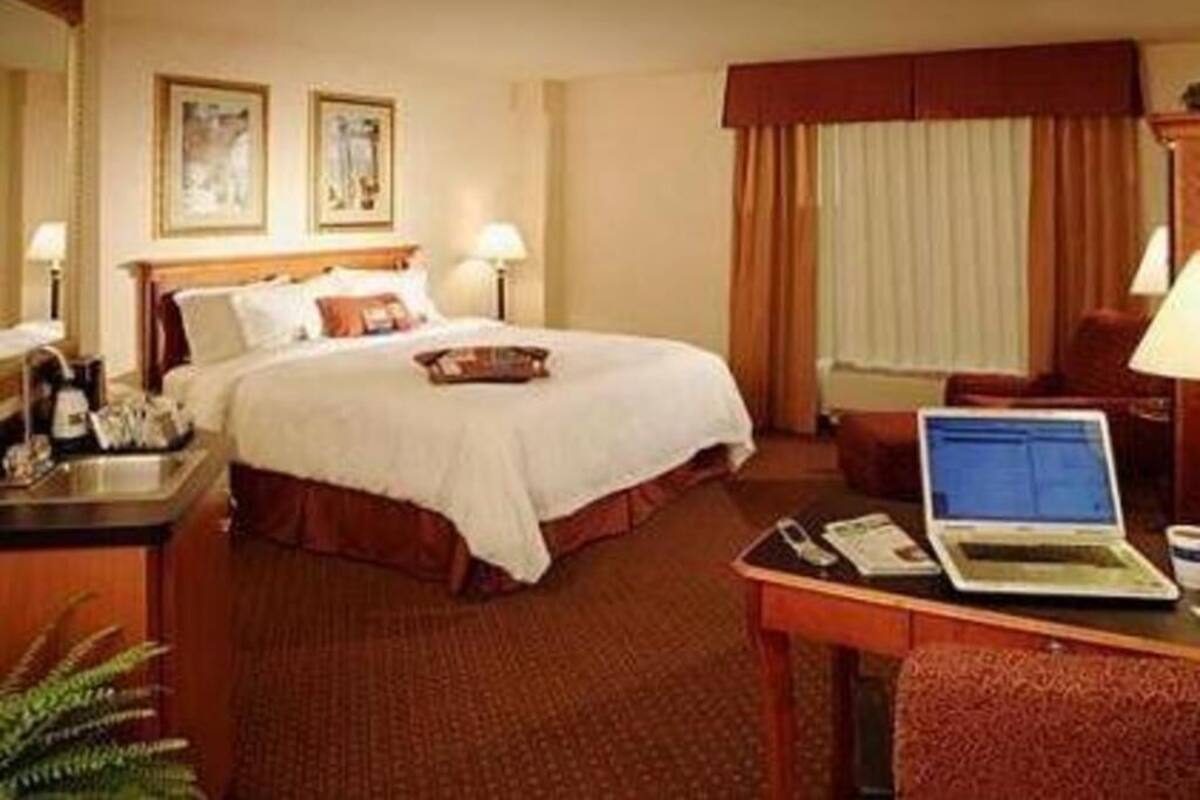 Premium bedding, in-room safe, individually furnished, desk