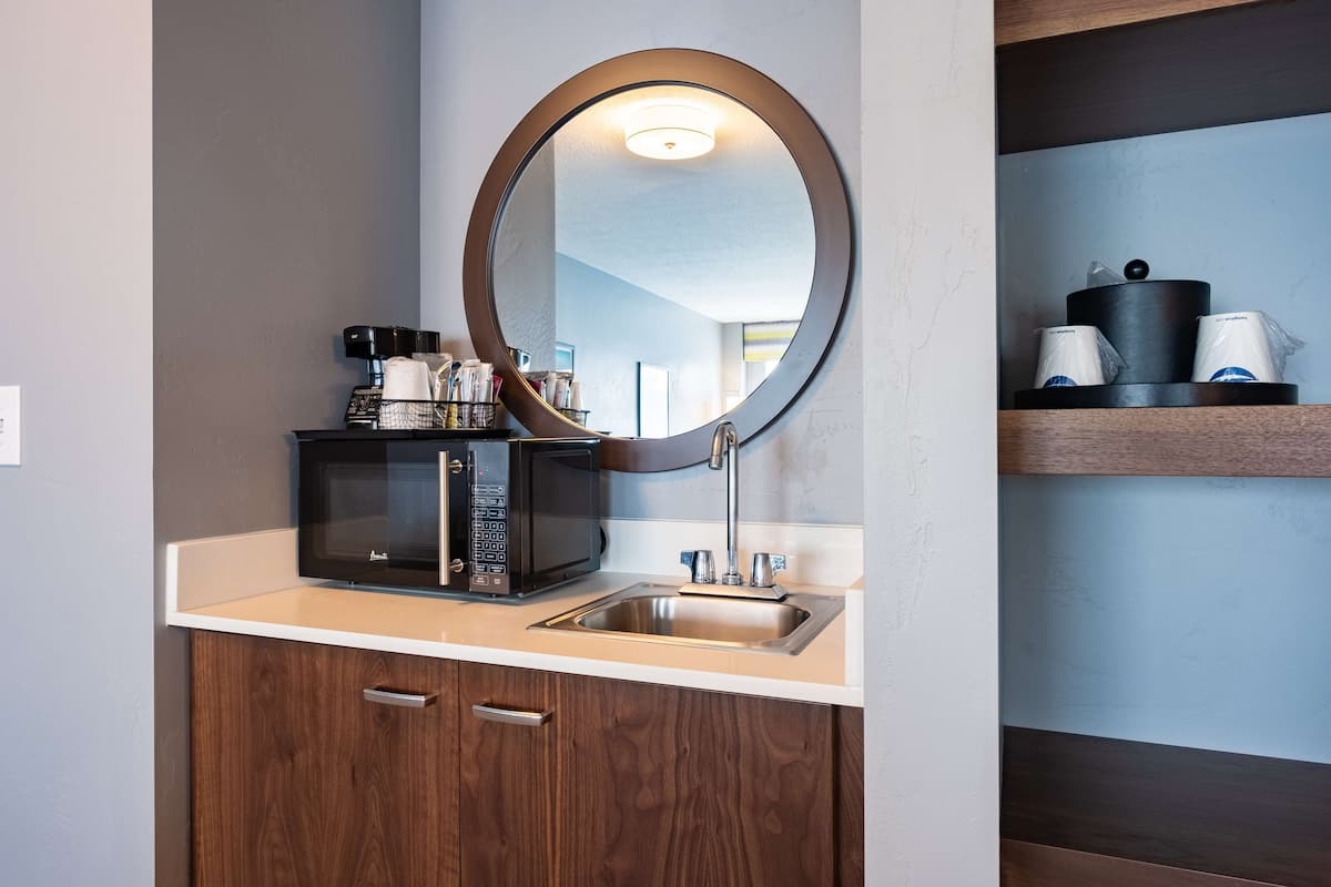 king suite | minibar