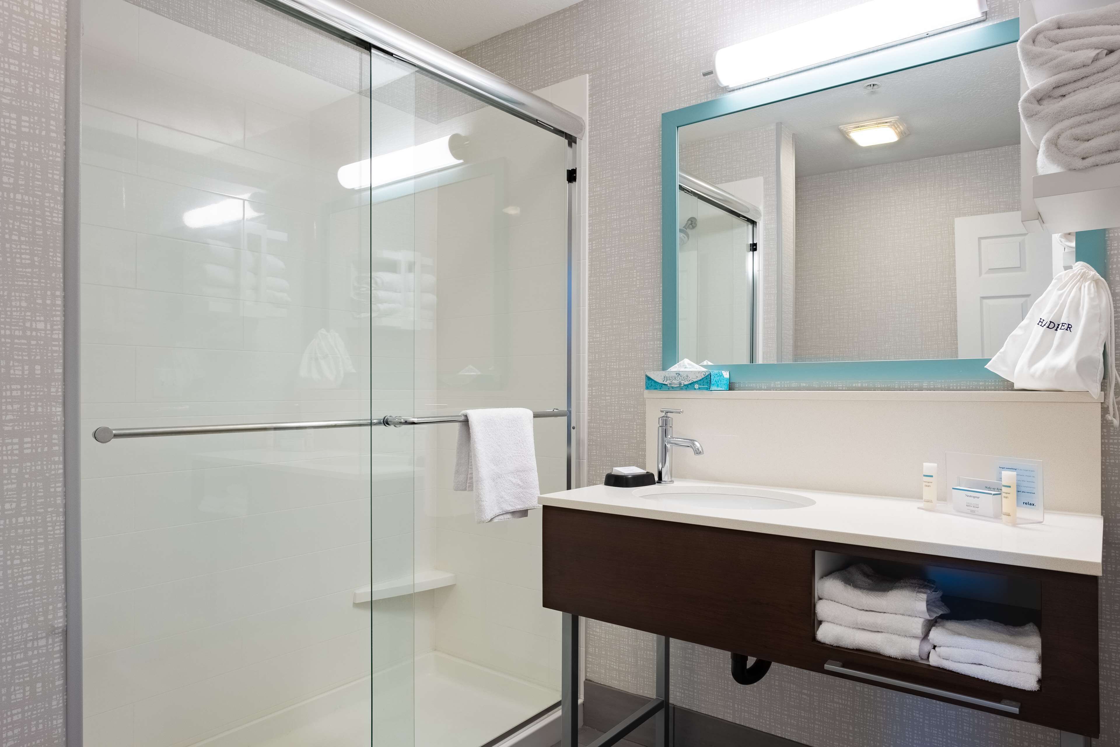 Photo - Hampton Inn & Suites Salt Lake City Airport