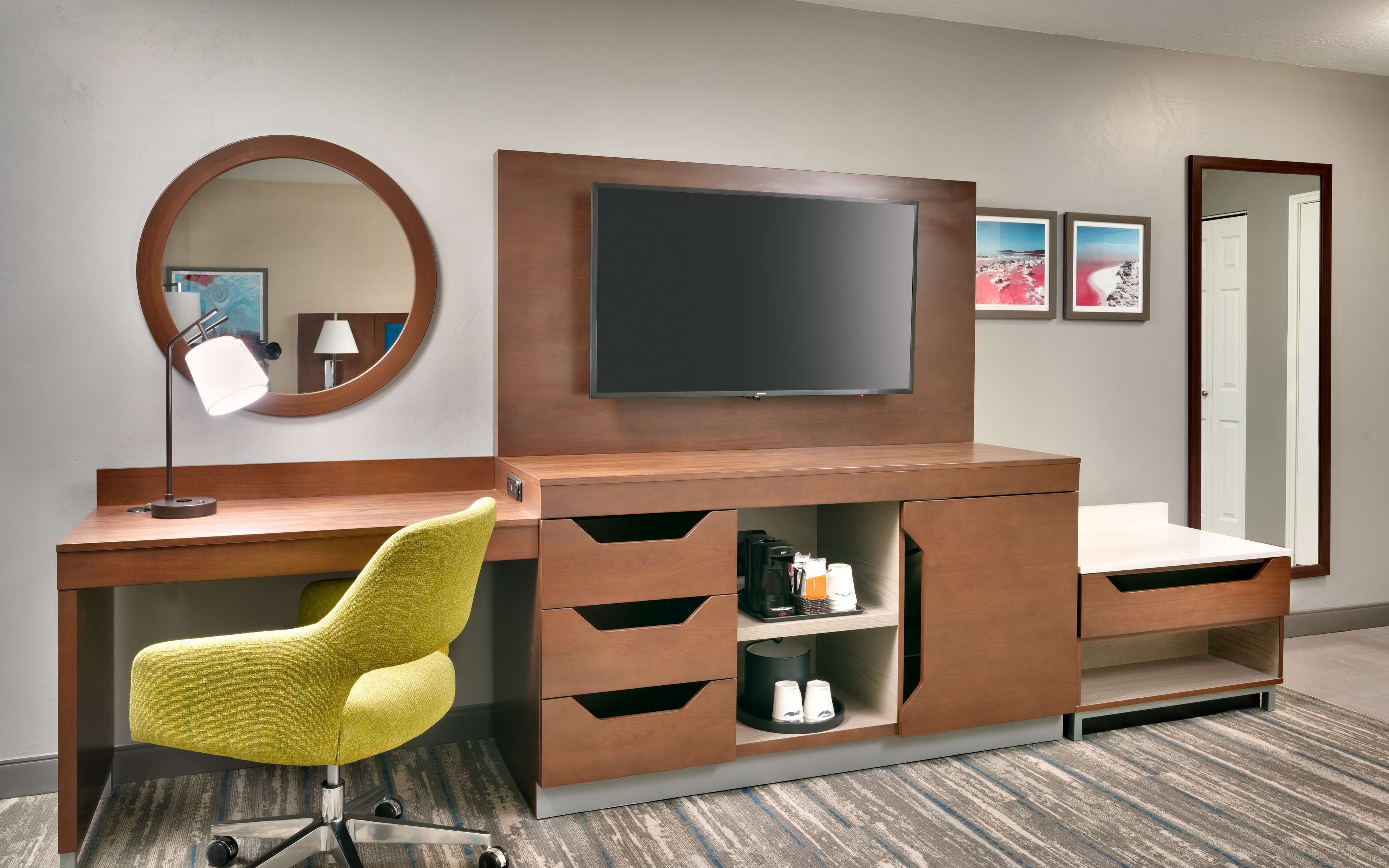 premium bedding, in-room safe, individually furnished, desk