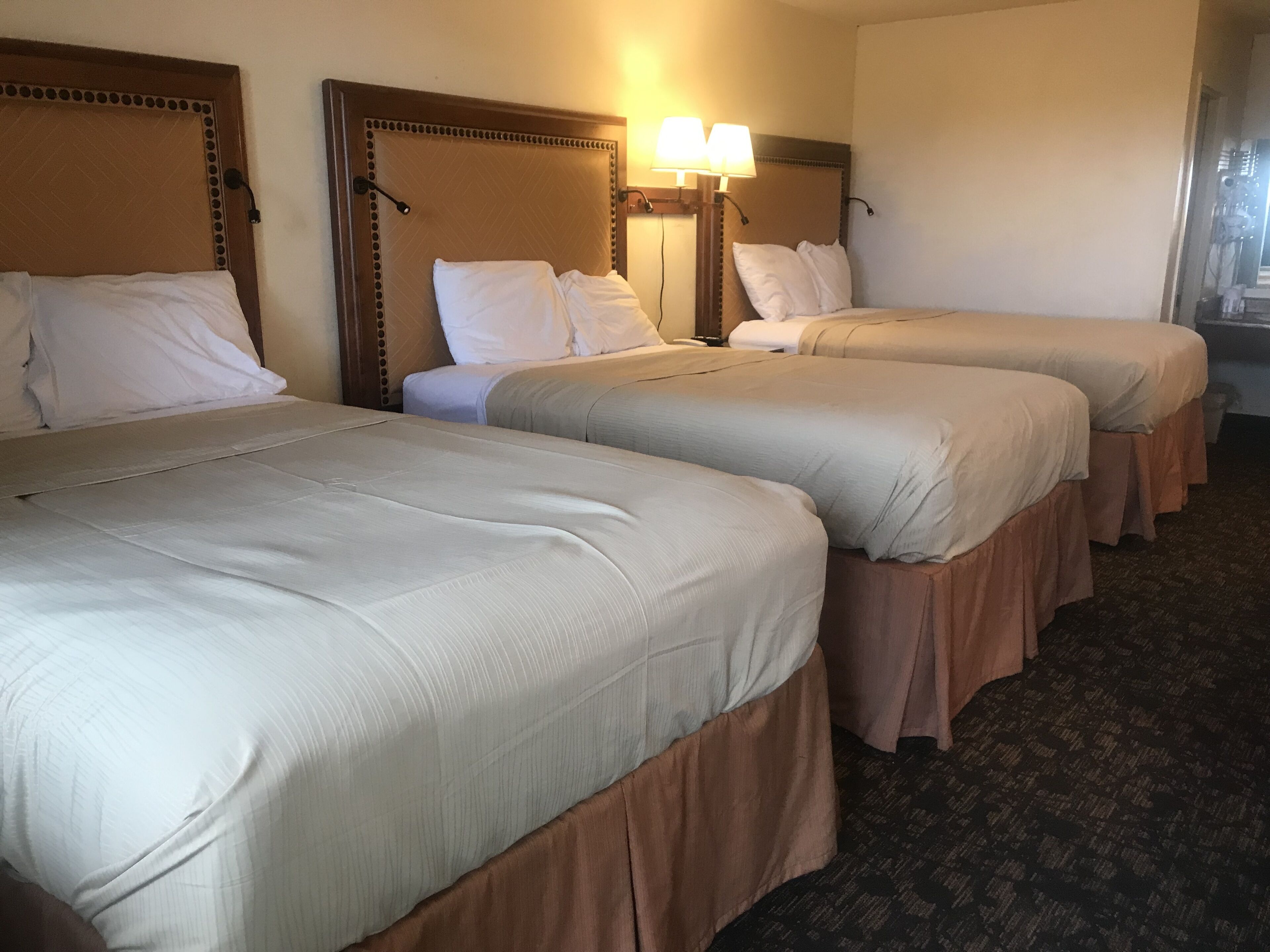 Premium bedding, desk, iron/ironing board, free WiFi