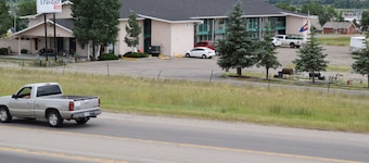 Travelers Inn & Suites