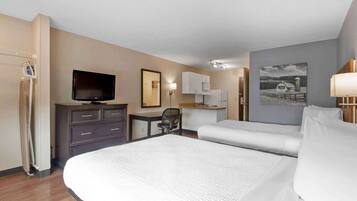 Studio, 2 Double Beds, Non Smoking | Desk, free WiFi